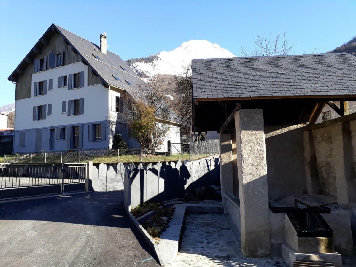 לוז-סן-סובר Chalet Du Doumet - Appart Luz Centre - Parking Et Garage Individuel Ferme - Draps Et Serviettes Inclus מראה חיצוני תמונה